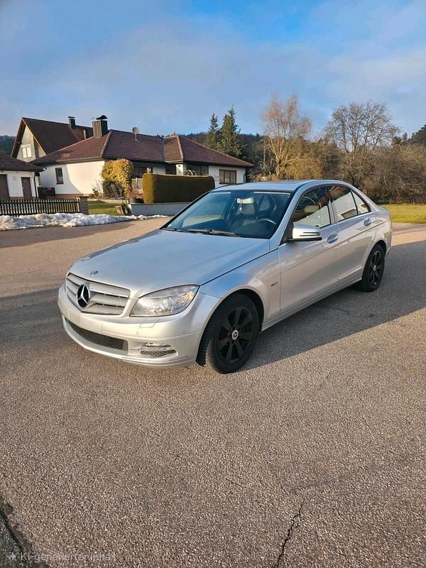 Gebraucht Mercedes C220 170 PS (125 kW) 2011 Silber Limousine