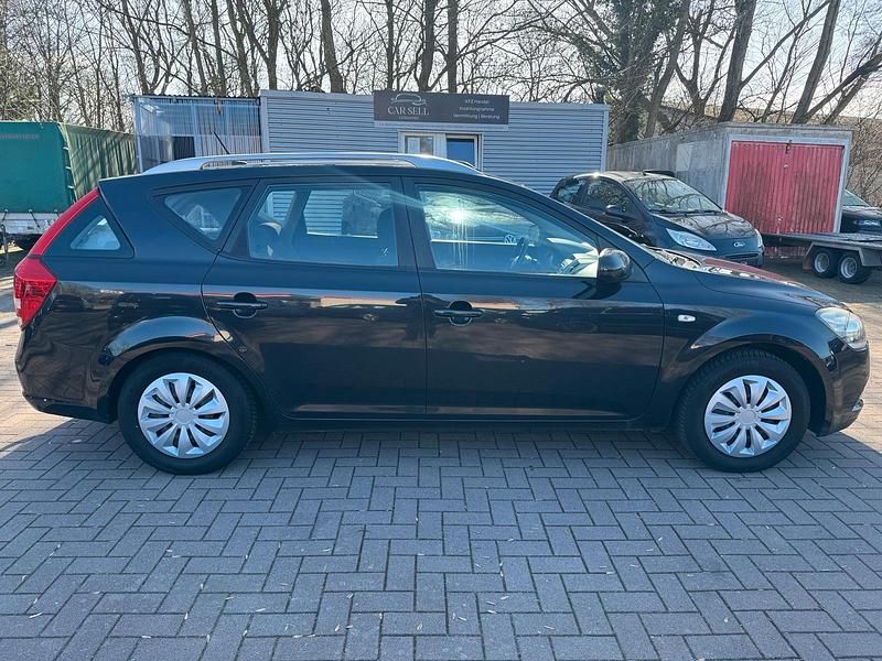 Gebraucht Kia Ceed 90 PS (66 kW) 2012 Schwarz Kleinwagen