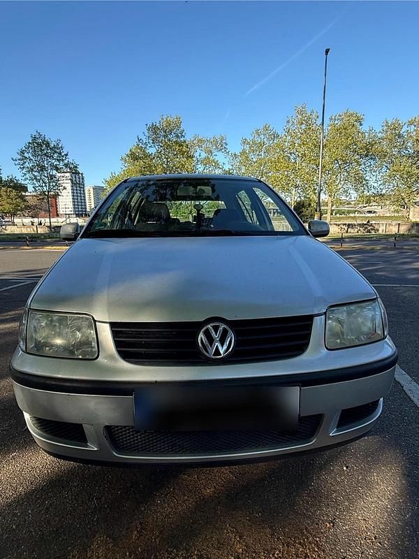 Gebraucht VW Polo 63 PS (46 kW) 2001 Grau Kleinwagen
