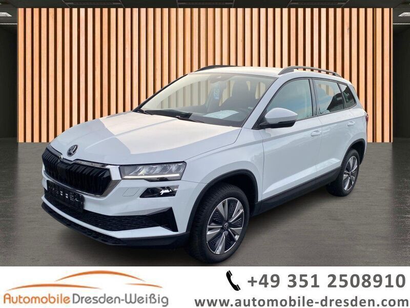 Moon weiß perleffekt (metallic) Gebraucht 2024 Skoda Karoq Executive SUV | 28.980 € (Guter Preis) - Bild 1/4