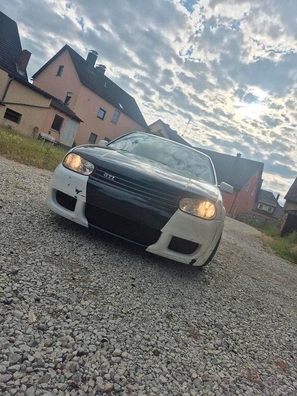 Weiß Gebraucht 2001 VW Golf IV Kleinwagen | 500 € (Superpreis) - Bild 1/4