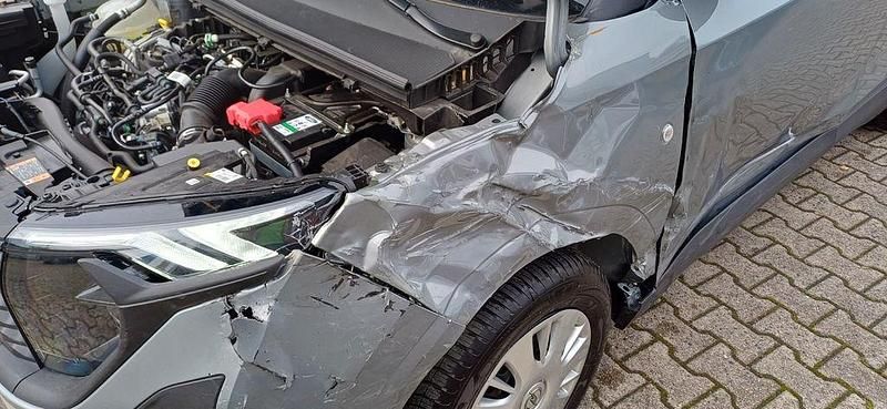 Gebraucht Ford Courier 125 PS (91 kW) 2025 Silber Van / Kleinbus