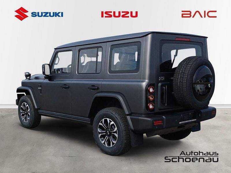 Neu BAW 212 166 PS (122 kW) 2026 Grau SUV