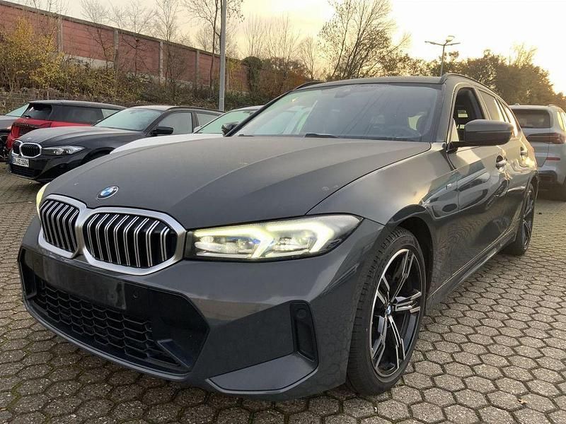 Grau Gebraucht 2023 BMW 320 M Sport Limousine | 24.750 € (Fairer Preis) - Bild 1/4