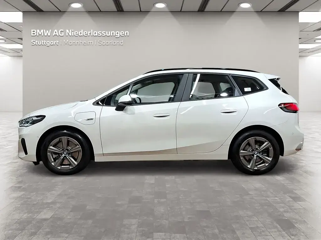 Gebraucht BMW 230e Active Tourer Sport Line 150 PS (110 kW) 2022 Weiß Van / Kleinbus