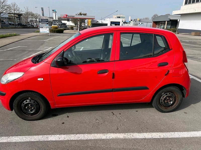 Gebraucht Hyundai i10 66 PS (48 kW) 2009 Rot Kleinwagen