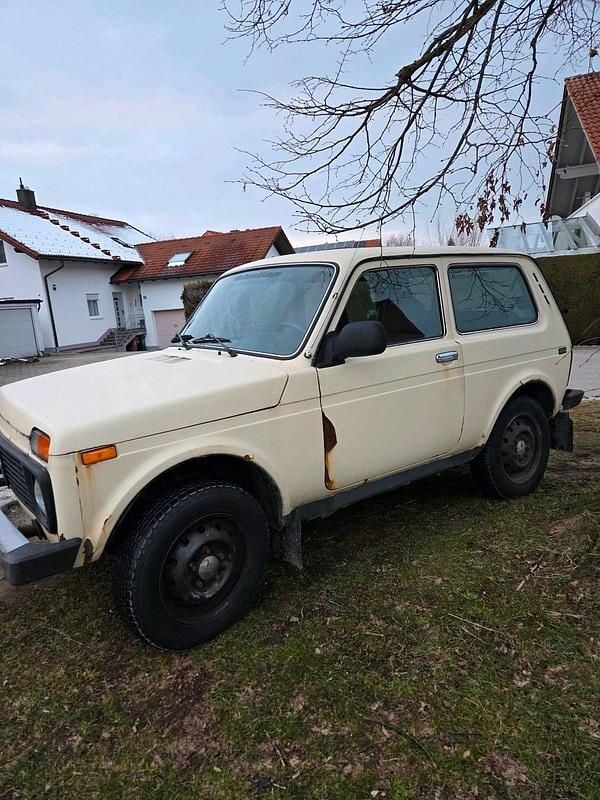 Gebraucht Lada niva 75 PS (55 kW) 2012 Beige SUV