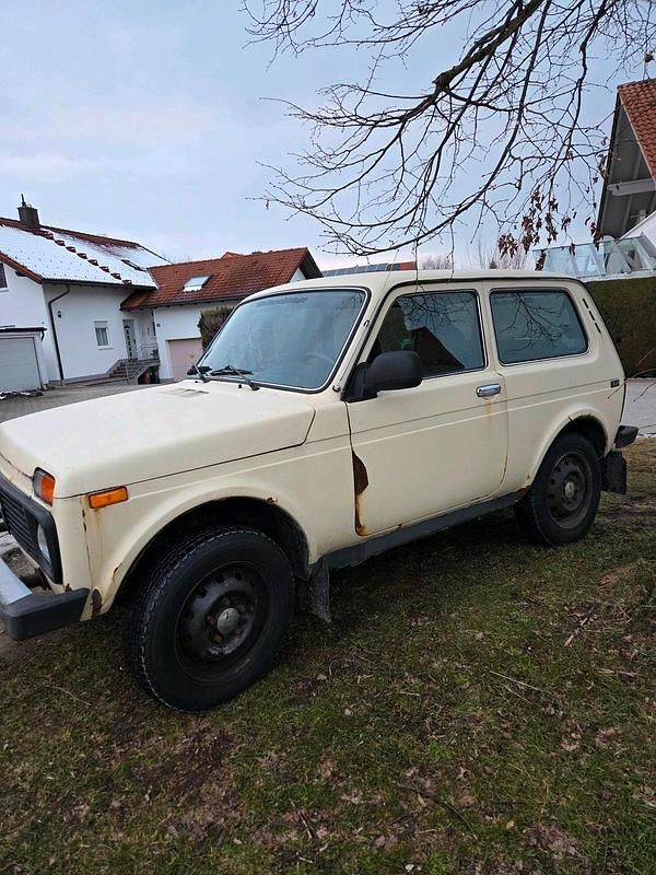 Gebraucht Lada niva 75 PS (55 kW) 2013 Beige SUV