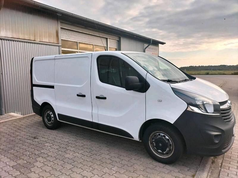 Używany Opel Vivaro 95 KM (69 kW) 2017 Biały Minivan