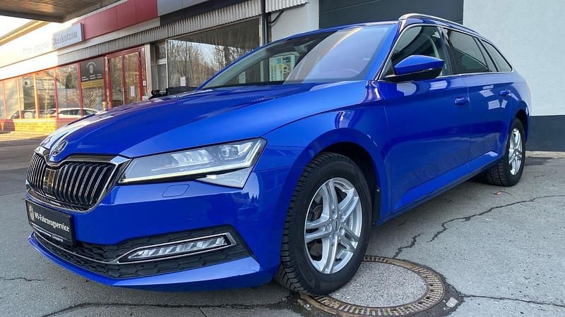 Gebraucht Skoda Superb Premium Edition 190 PS (139 kW) 2020 Blau Kombi