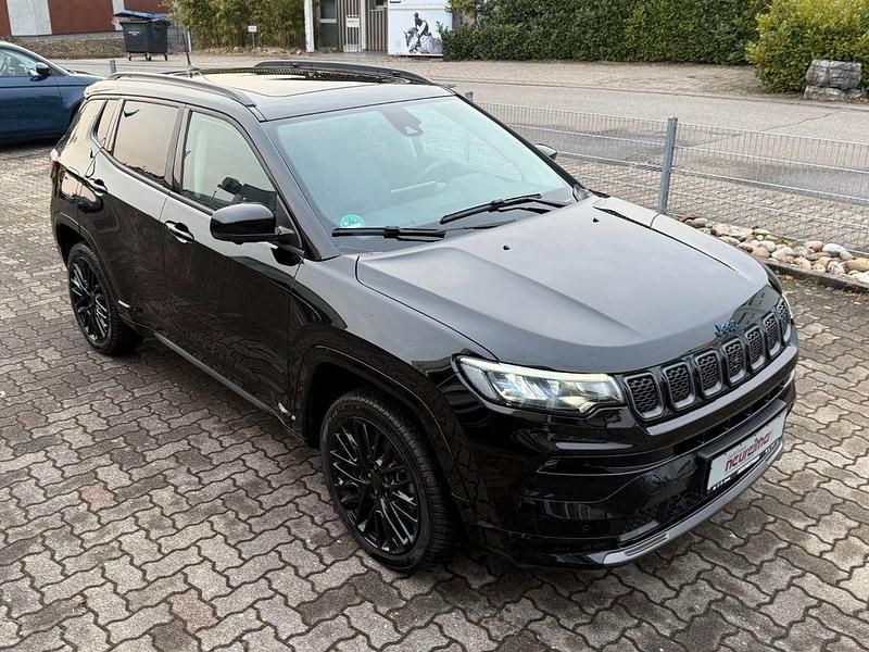 Gebraucht Jeep Compass 241 PS (177 kW) 2022 Schwarz SUV