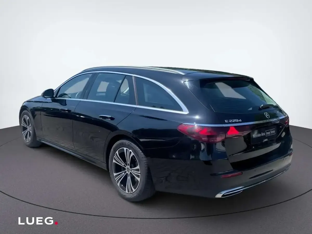 Gebraucht Mercedes E220 Avantgarde 197 PS (144 kW) 2025 Schwarz Kombi