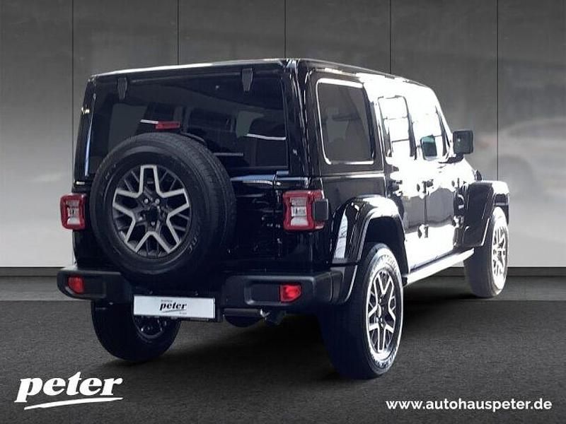 Neu Jeep Wrangler Sahara 272 PS (200 kW) 2025 Schwarz SUV