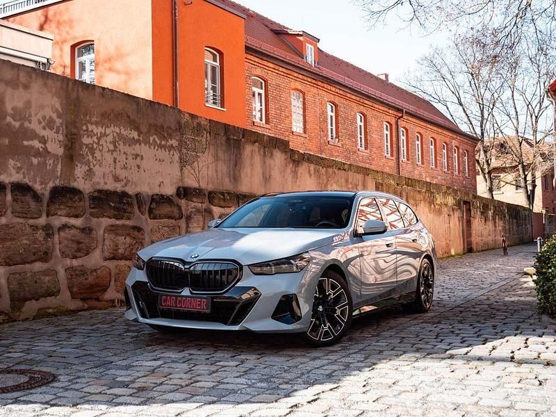 Gebraucht BMW 520 Performance 197 PS (144 kW) 2025 Grau Limousine