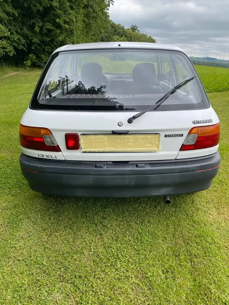 Gebraucht Toyota Starlet 75 PS (55 kW) 1994 Weiß Kleinwagen