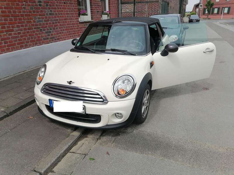 Weiß Gebraucht 2013 Mini One Cabriolet Cabrio | 5.300 € (Superpreis) - Bild 1/4
