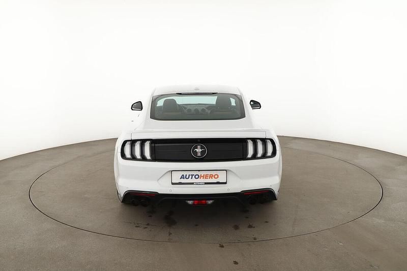 Second-hand Ford Mustang Basis 2020 Alb Coupe