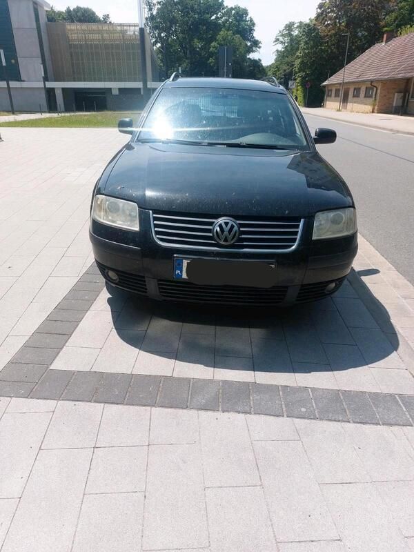 Schwarz Gebraucht 2002 VW Passat Kombi | 1.800 € (Guter Preis) - Bild 1/4