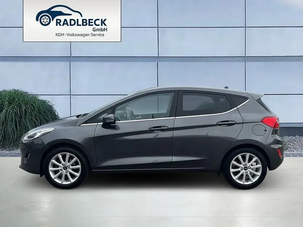 Gebraucht Ford Fiesta Titanium 86 PS (63 kW) 2018 Grau Kleinwagen