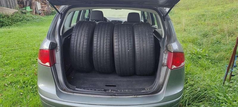 Gebraucht Seat Altea Reference 105 PS (77 kW) 2008 Silber Van / Kleinbus