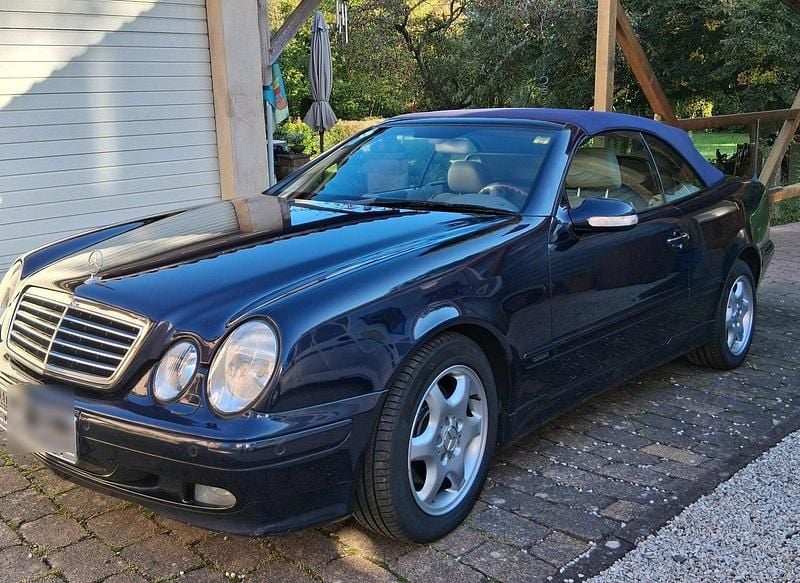Blau Gebraucht 2001 Mercedes CLK230 Cabrio | 9.500 € (Teuer) - Bild 1/4