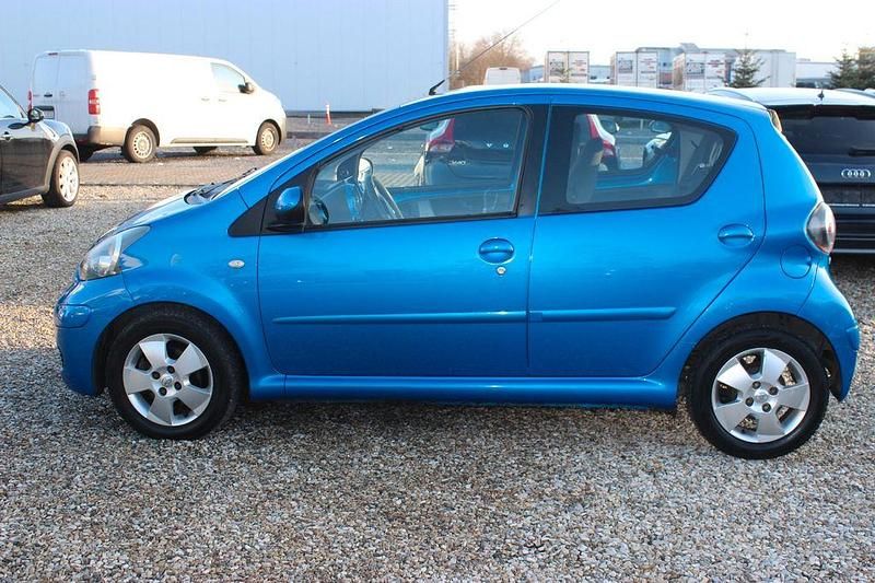 Gebraucht Toyota Aygo 68 PS (50 kW) 2009 Blau Kleinwagen