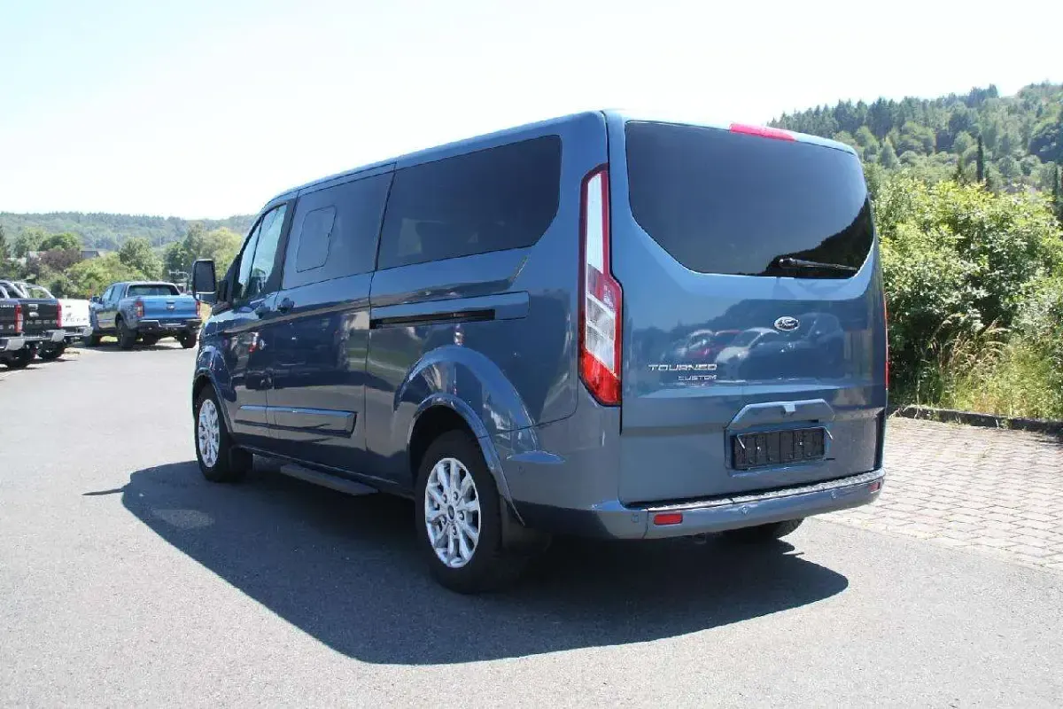 Gebraucht Ford Transit Custom Active 150 PS (110 kW) 2023 Chromablau metallic Van / Kleinbus