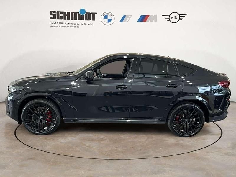 Gebraucht BMW X6 M M Sport 381 PS (280 kW) 2024 Black sapphire metallic SUV