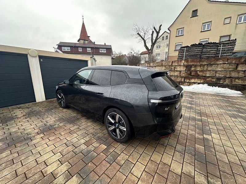 Gebraucht BMW iX 455 kW (619 PS) 2023 Grau SUV