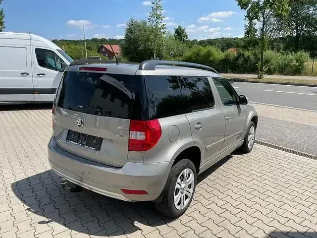 Gebraucht Skoda Yeti Cool Edition 140 PS (102 kW) 2016 Beige SUV