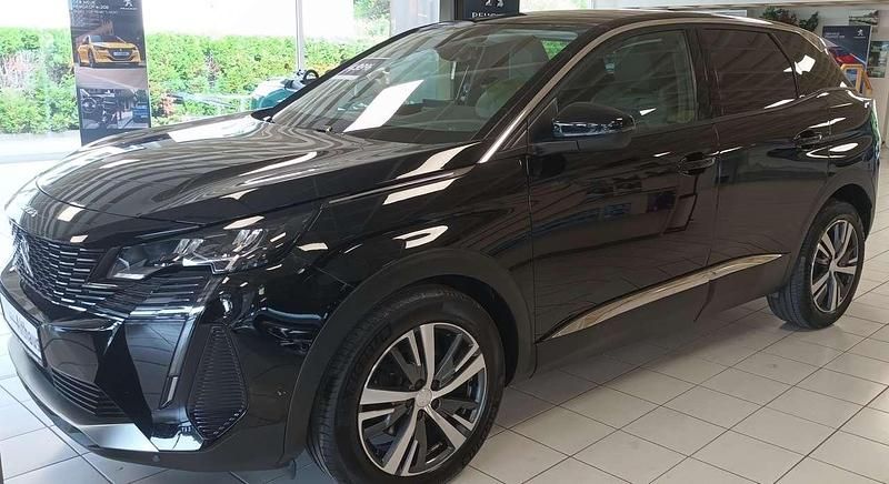 Lackierung schwarz perla nera Gebraucht 2022 Peugeot 3008 Allure SUV | 28.950 € (Teuer) - Bild 1/4