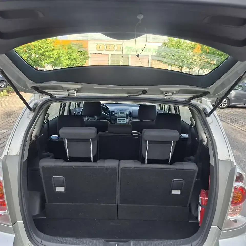 Używany Toyota Corolla Executive 129 KM (94 kW) 2007 Złoty Kombi