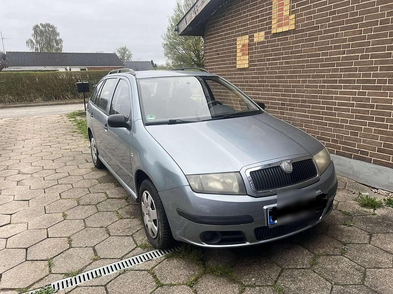 Grau Gebraucht 2006 Skoda Fabia Ambiente Kombi | 1.500 € (Fairer Preis) - Bild 1/4