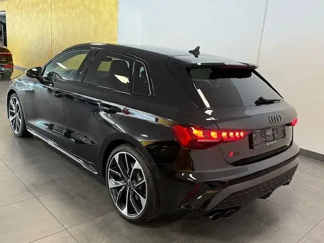 Gebraucht Audi S3 Sport 333 PS (244 kW) 2024 Schwarz Limousine