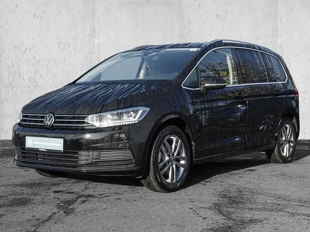 Neu VW Touran Comfortline 150 PS (110 kW) 2025 Grau Van / Kleinbus