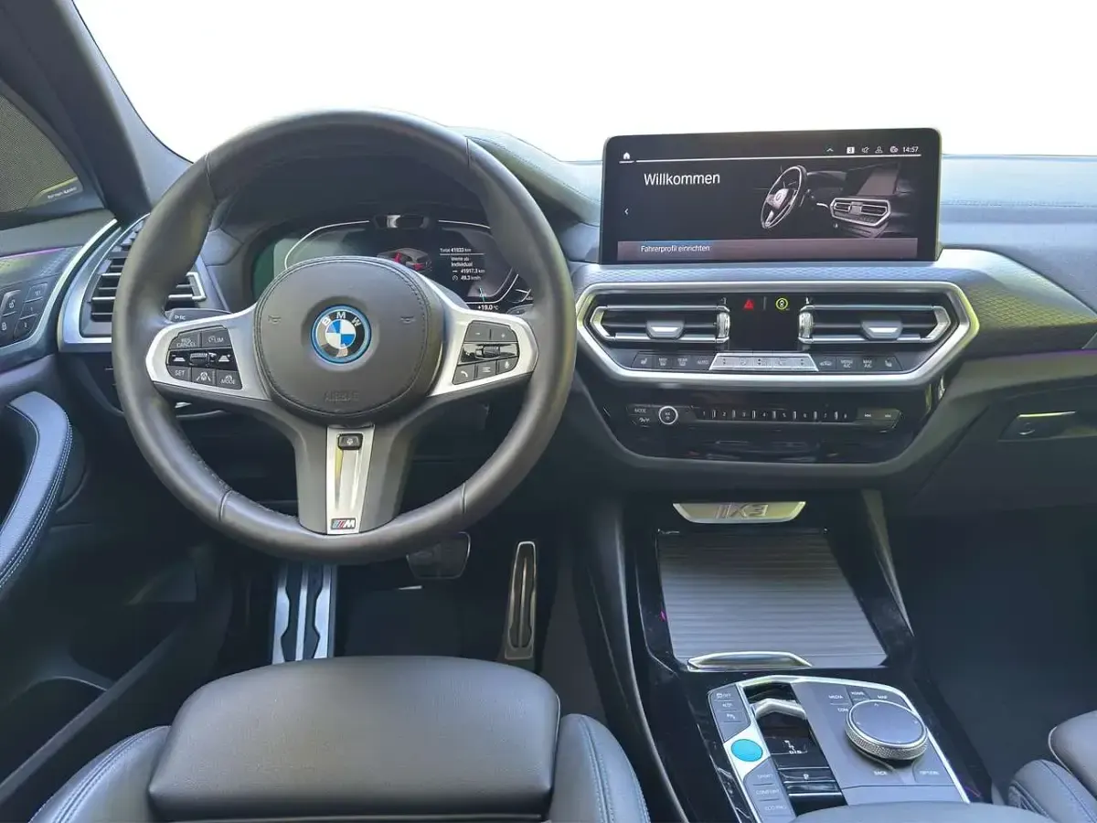 Gebraucht BMW iX3 Sport Line 210 kW (286 PS) 2024 Blau SUV