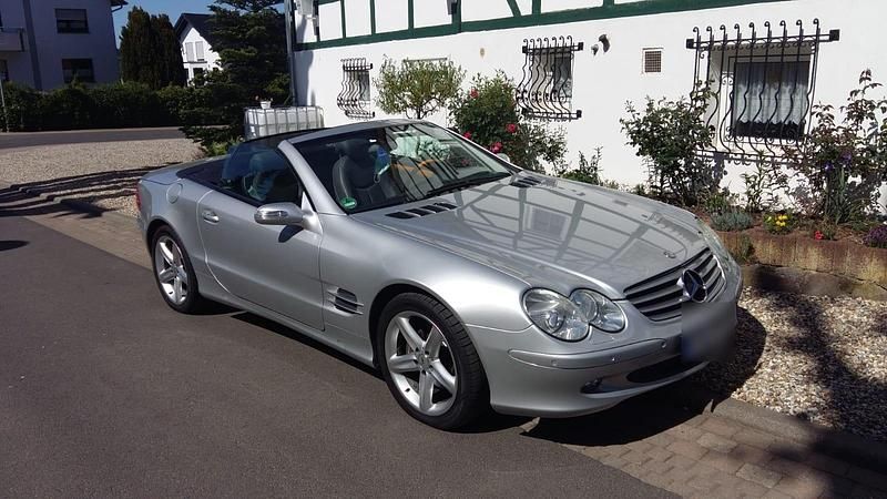 Gebraucht Mercedes SL500 306 PS (225 kW) 2005 Andere farben Cabrio