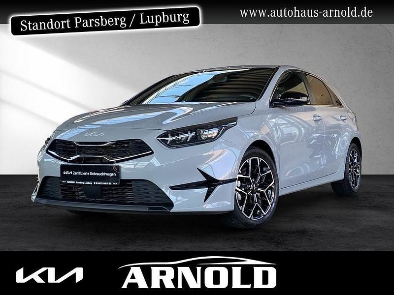 Grau (wolfgrau) Gebraucht 2024 Kia Ceed 4 Limousine | 21.830 € (Guter Preis) - Bild 1/4