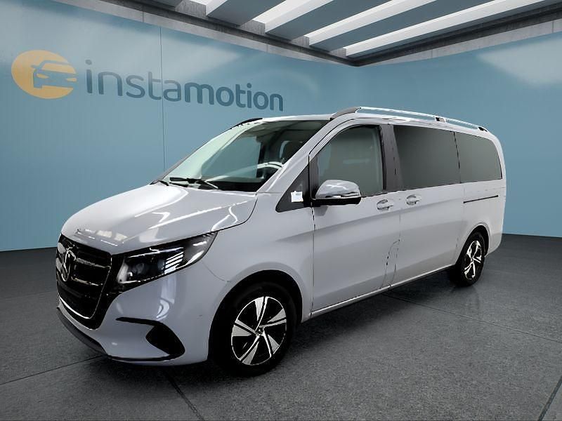 Grau Gebraucht 2025 Mercedes V220 Van / Kleinbus | 64.449 € - Bild 1/4