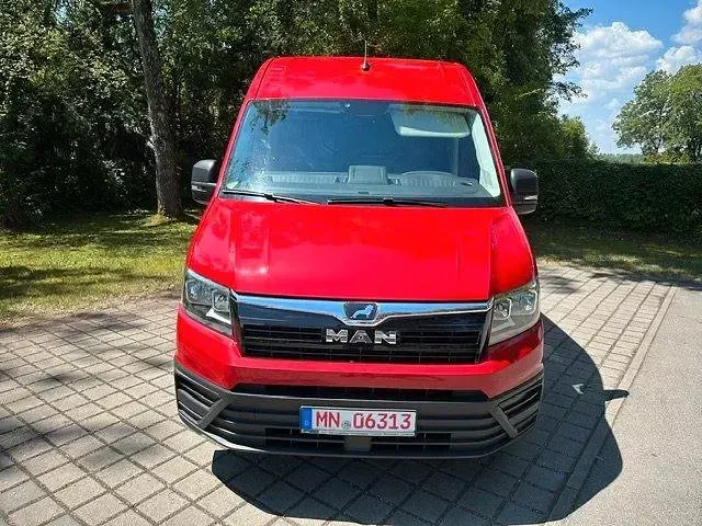 Gebraucht MAN TGE 140 PS (102 kW) 2022 Rot Van