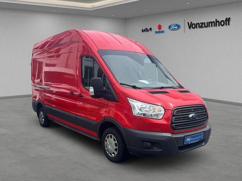 Gebraucht Ford Transit Trend 131 PS (96 kW) 2017 Race red Pickup