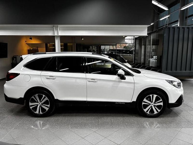 Gebraucht Subaru Outback Sport 175 PS (128 kW) 2021 Crystal white (metallic) Kombi