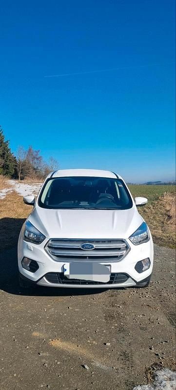 Gebraucht Ford Kuga Trend 150 PS (110 kW) 2017 Weiß SUV