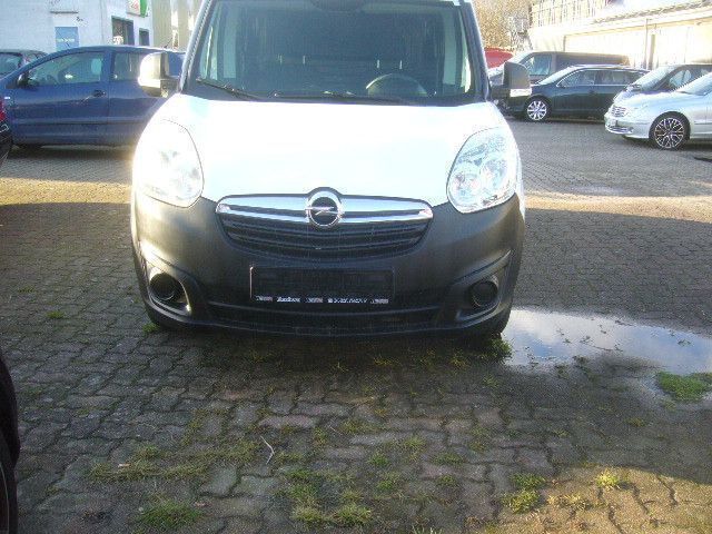 Gebraucht Opel Combo 95 PS (69 kW) 2016 Weiß Van / Kleinbus