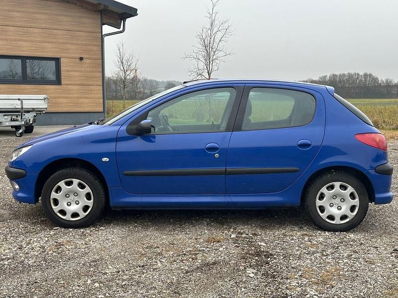 Gebraucht Peugeot 206 Filou 75 PS (55 kW) 2005 Blau Limousine