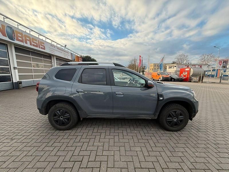 Gebraucht Dacia Duster Extreme 101 PS (74 kW) 2022 Grau SUV