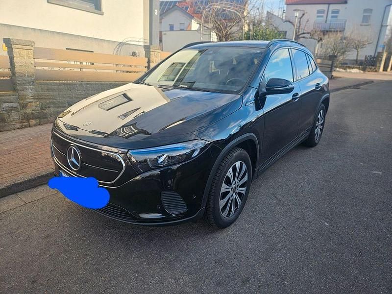 Gebraucht Mercedes EQA250 139 kW (190 PS) 2021 Schwarz SUV