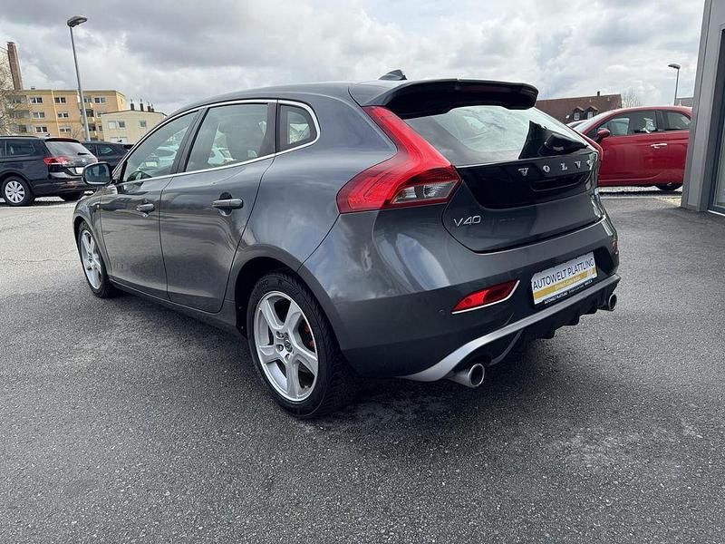 Gebraucht Volvo V40 Summum 177 PS (130 kW) 2014 Grau Limousine