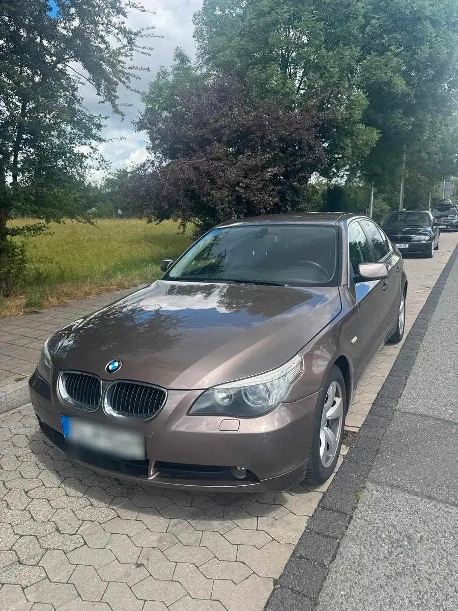 Gebraucht BMW 523 177 PS (130 kW) 2006 Braun Limousine