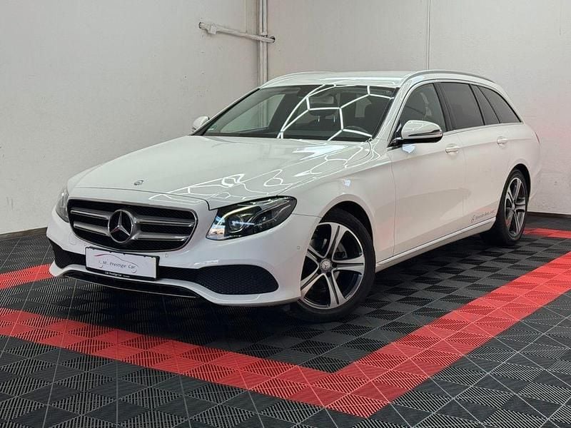 Gebraucht Mercedes E220 194 PS (142 kW) 2017 Weiß Limousine